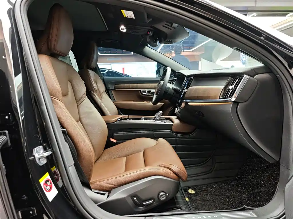 Volvo S90 — фото 11