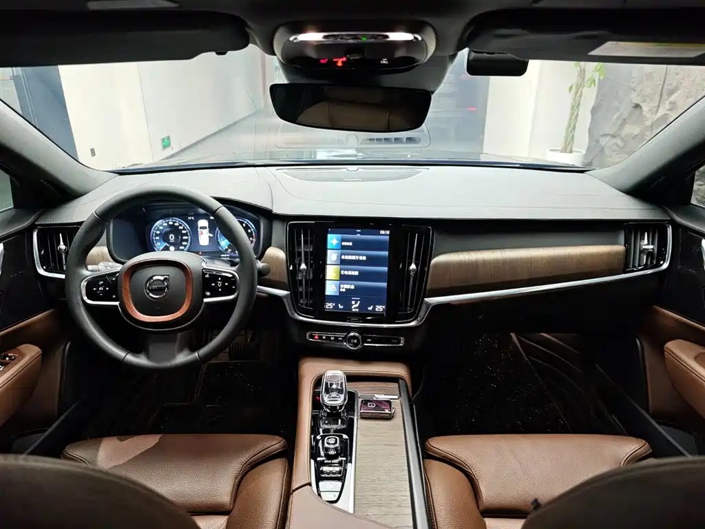 Volvo S90 — фото 13