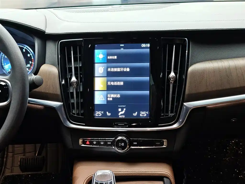 Volvo S90 — фото 15