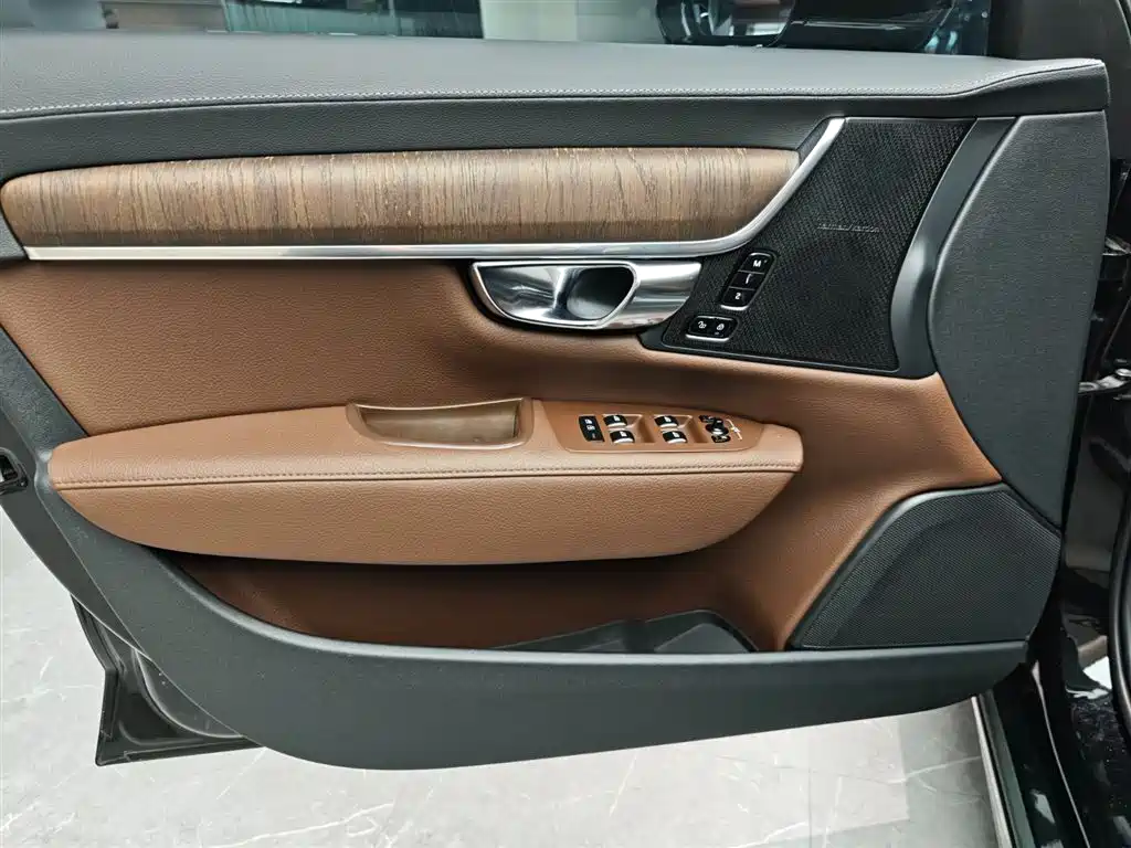 Volvo S90 — фото 5