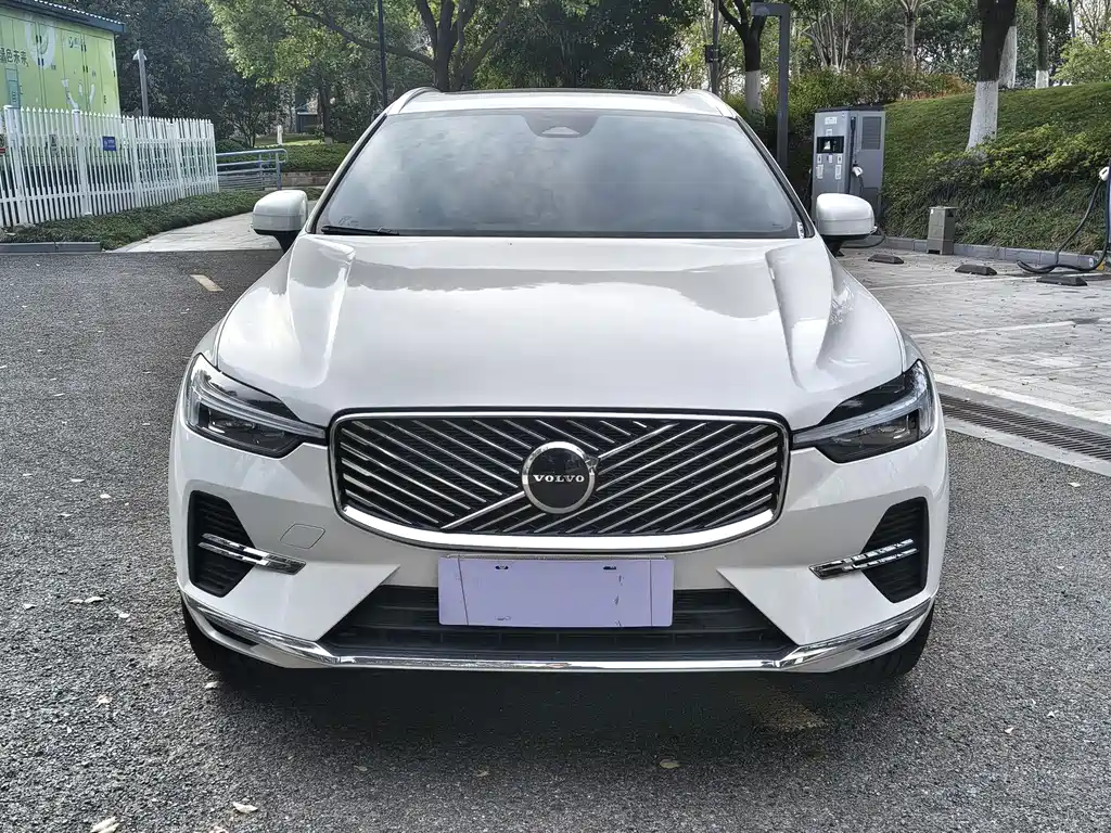 Volvo XC60 — фото 2