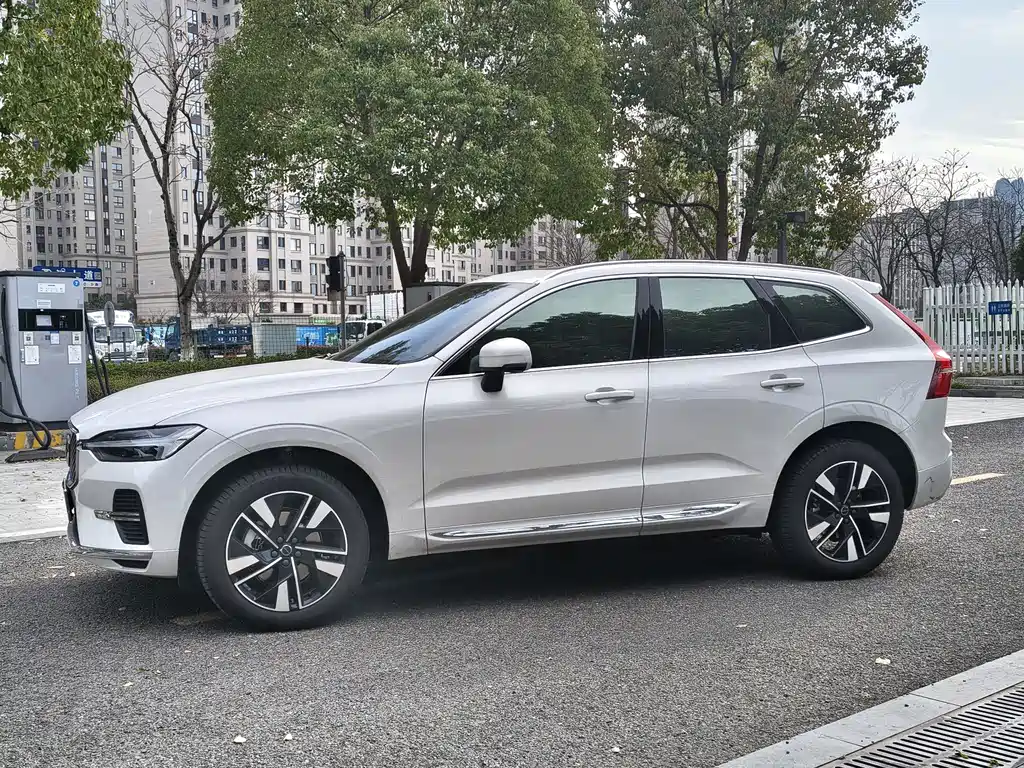 Volvo XC60 — фото 3