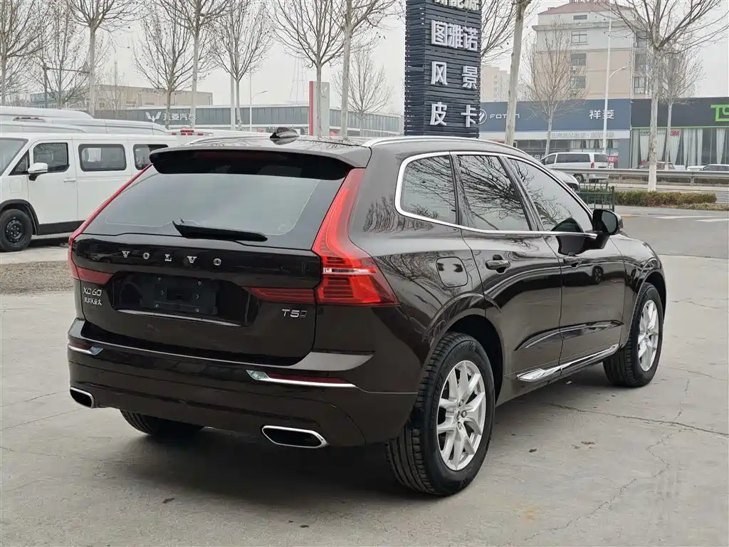 Volvo XC60 — фото 4