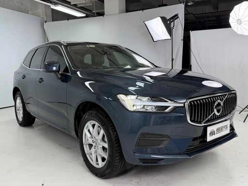Volvo XC60 — фото 3