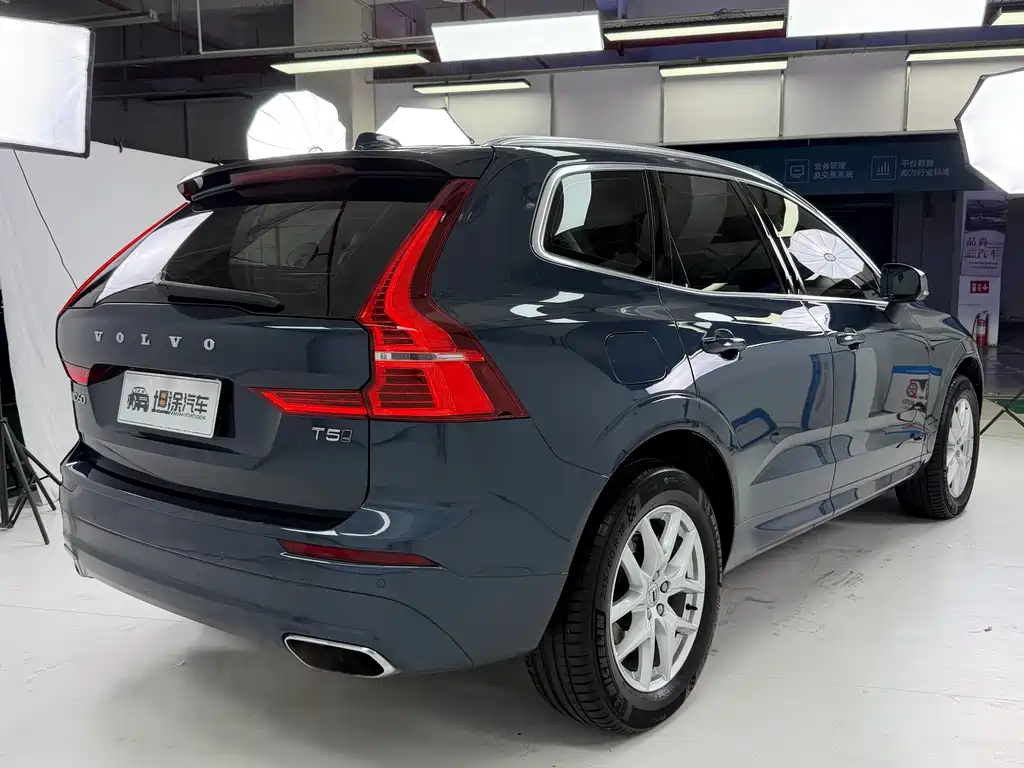 Volvo XC60 — фото 25