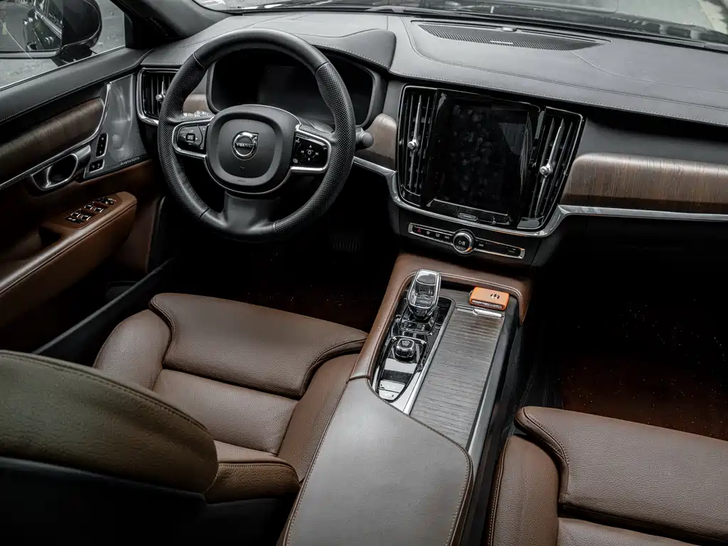 Volvo S90 — фото 13