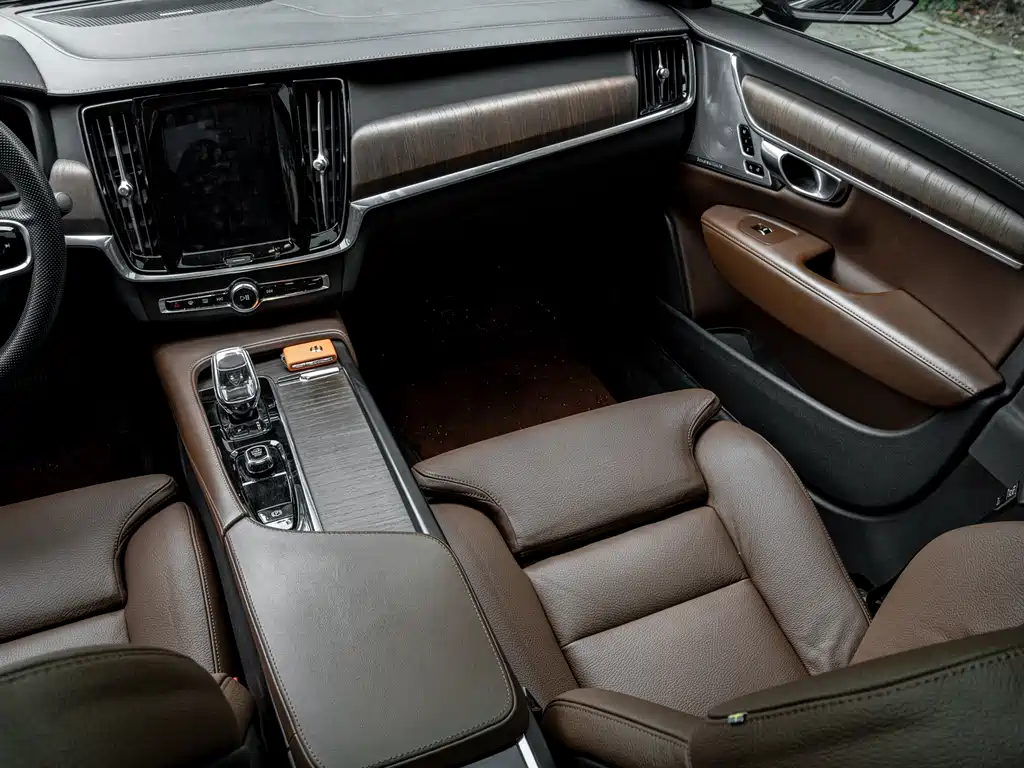 Volvo S90 — фото 14