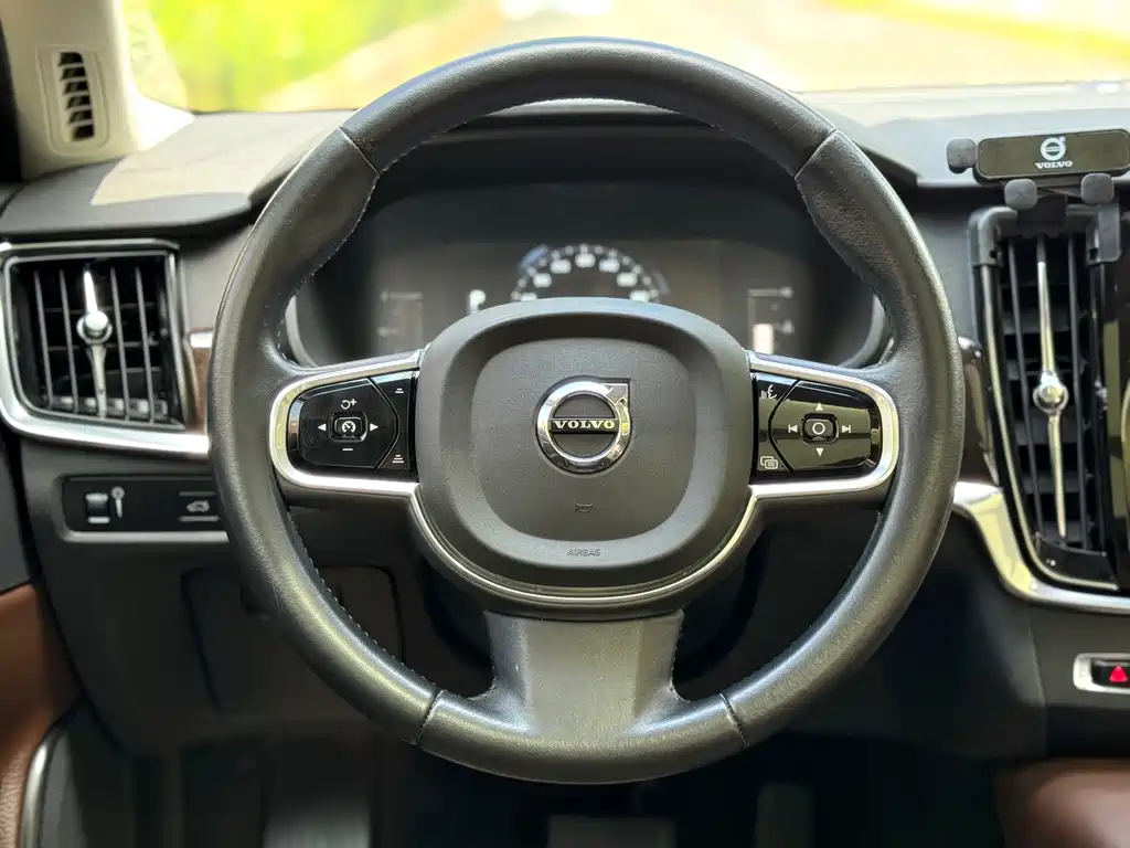 Volvo S90 — фото 6