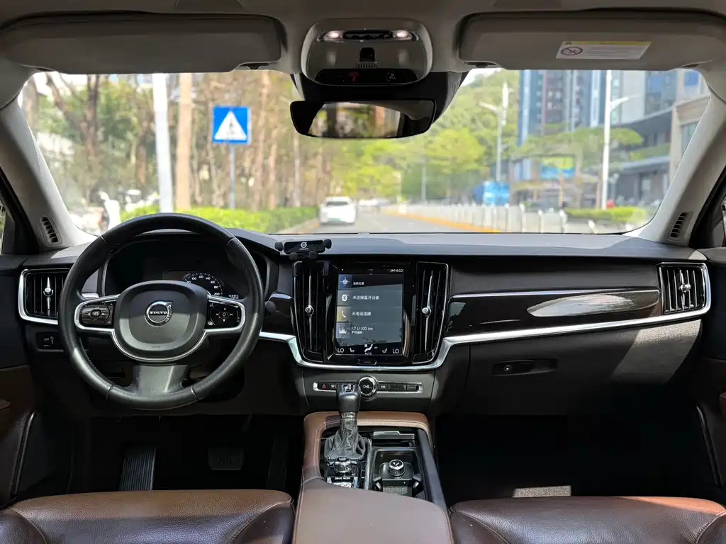 Volvo S90 — фото 7