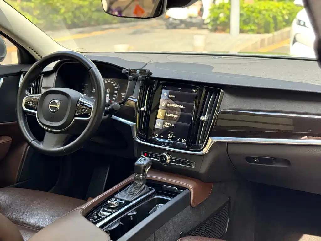 Volvo S90 — фото 10