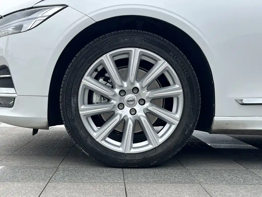 Volvo S90 — фото 19