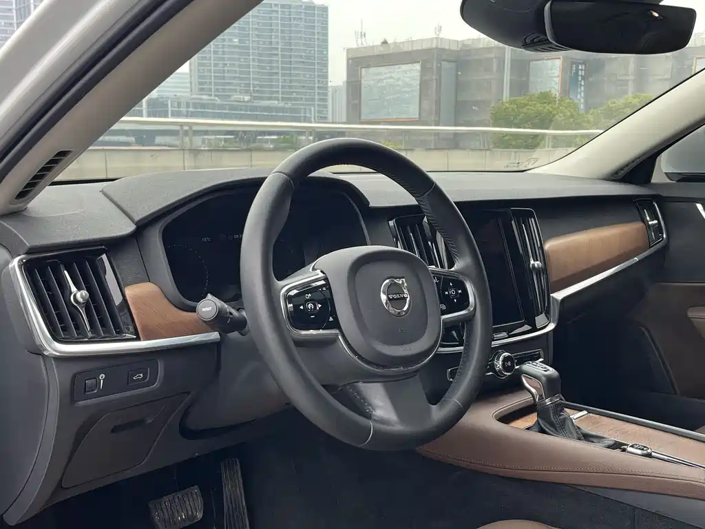 Volvo S90 — фото 8