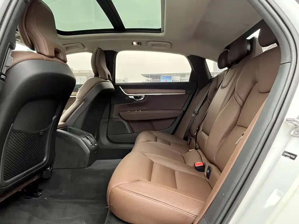 Volvo S90 — фото 10
