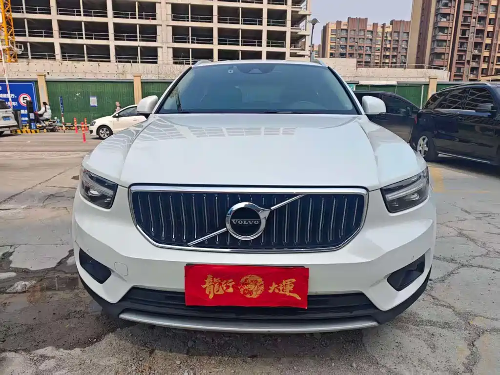 Volvo XC40 — фото 2