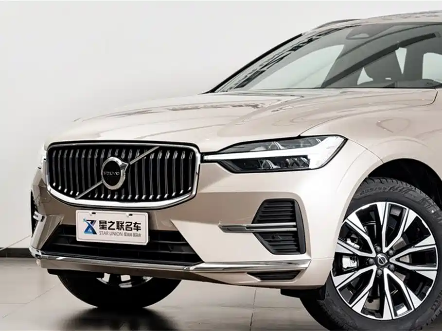 Volvo XC60 — фото 3