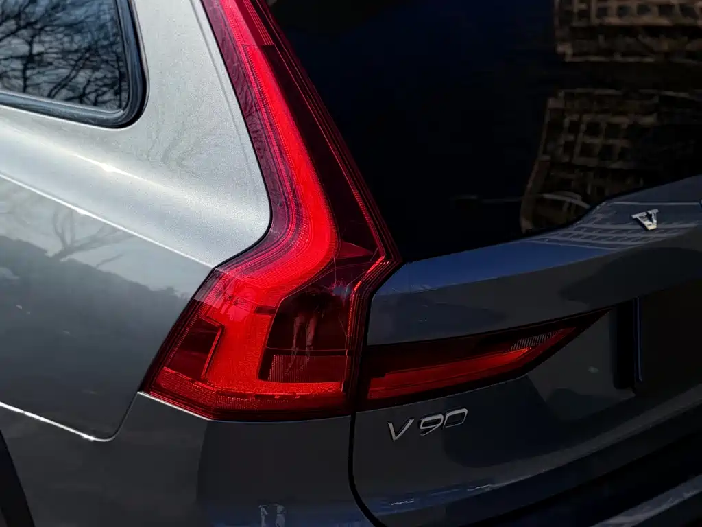 Volvo V90 — фото 21