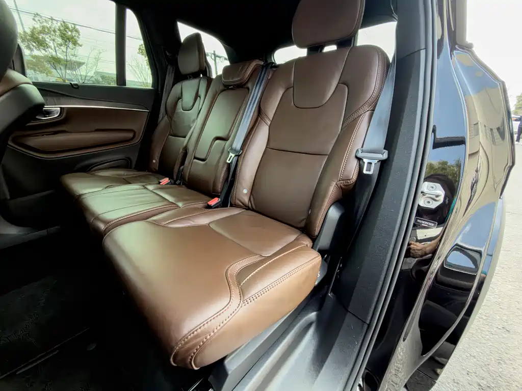 Volvo XC90 — фото 26