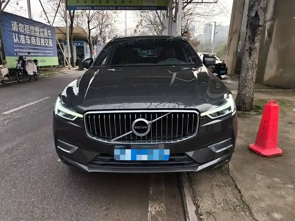 Volvo XC60 — фото 2