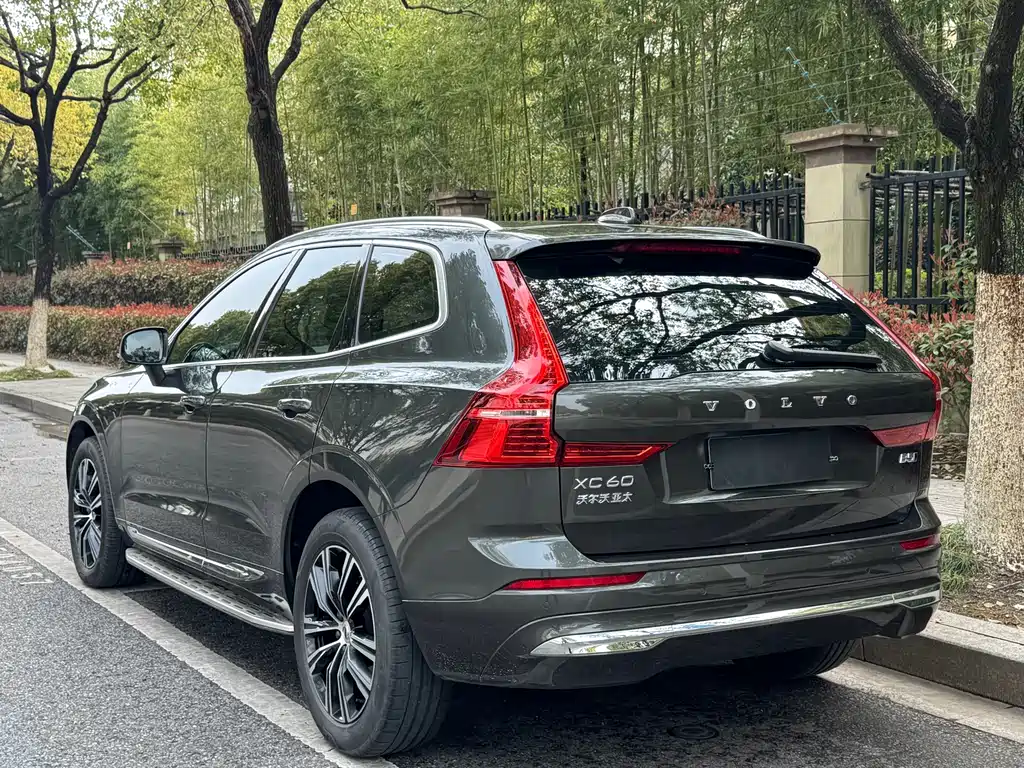 Volvo XC60 — фото 4