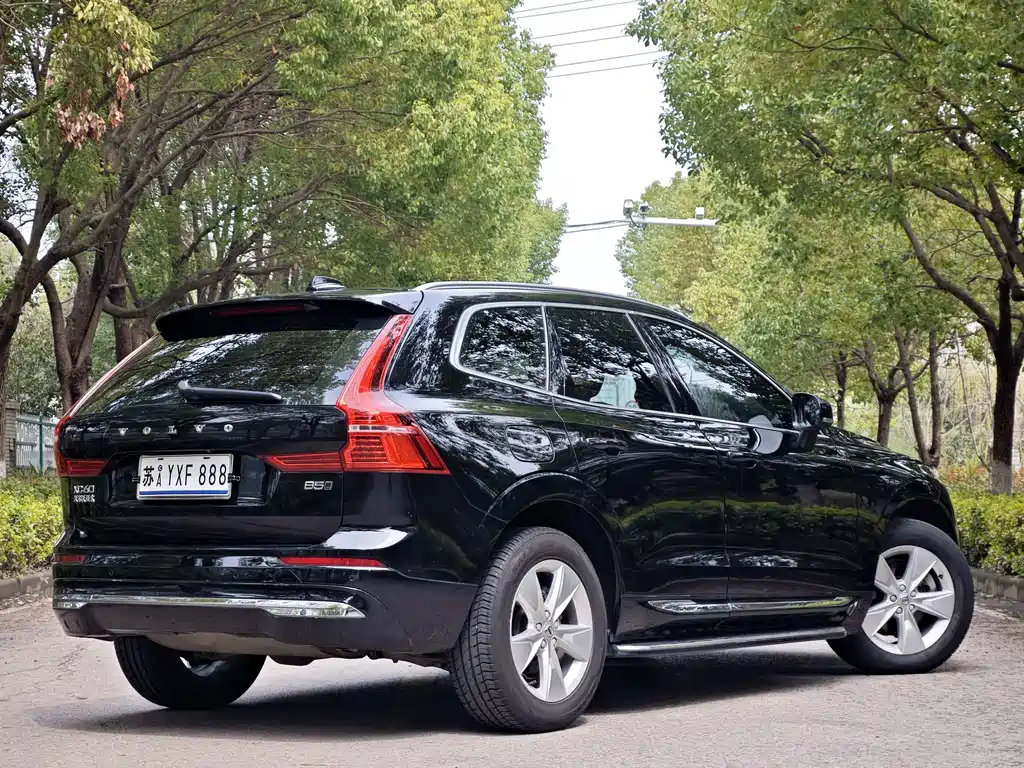 Volvo XC60 — фото 5
