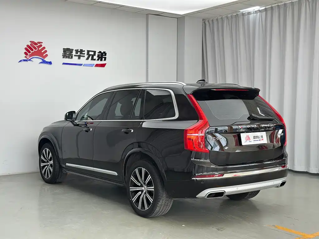 Volvo XC90 — фото 11