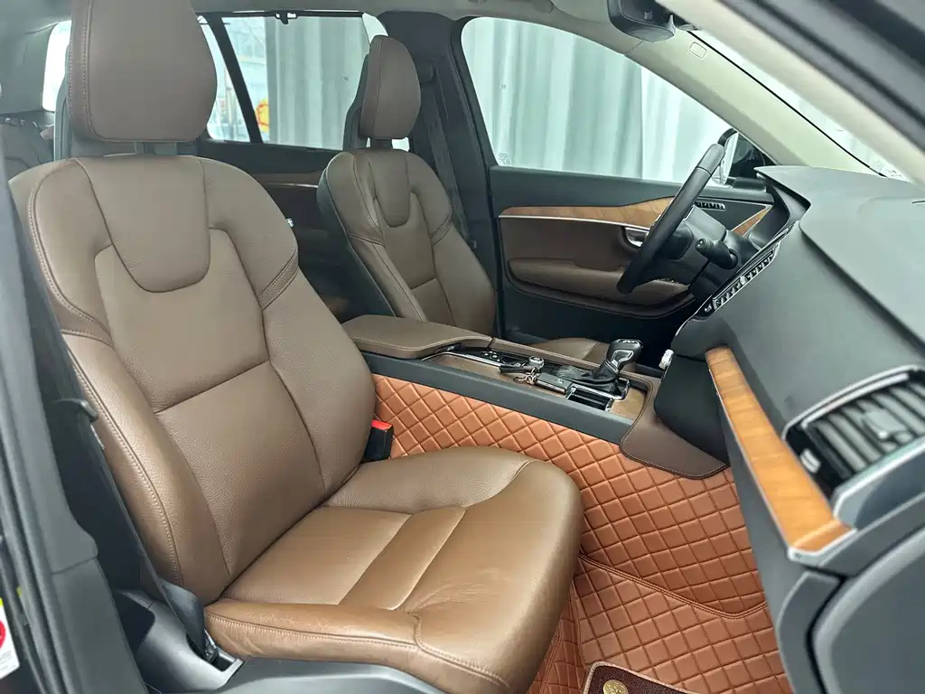 Volvo XC90 — фото 42