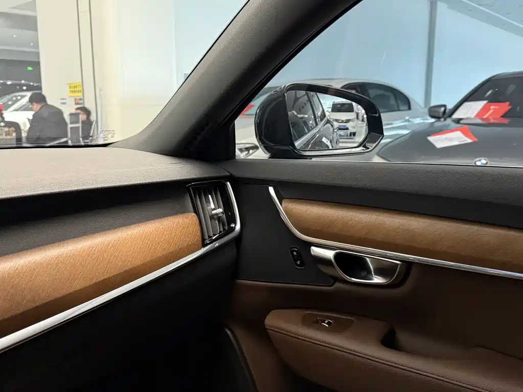 Volvo S90 — фото 13