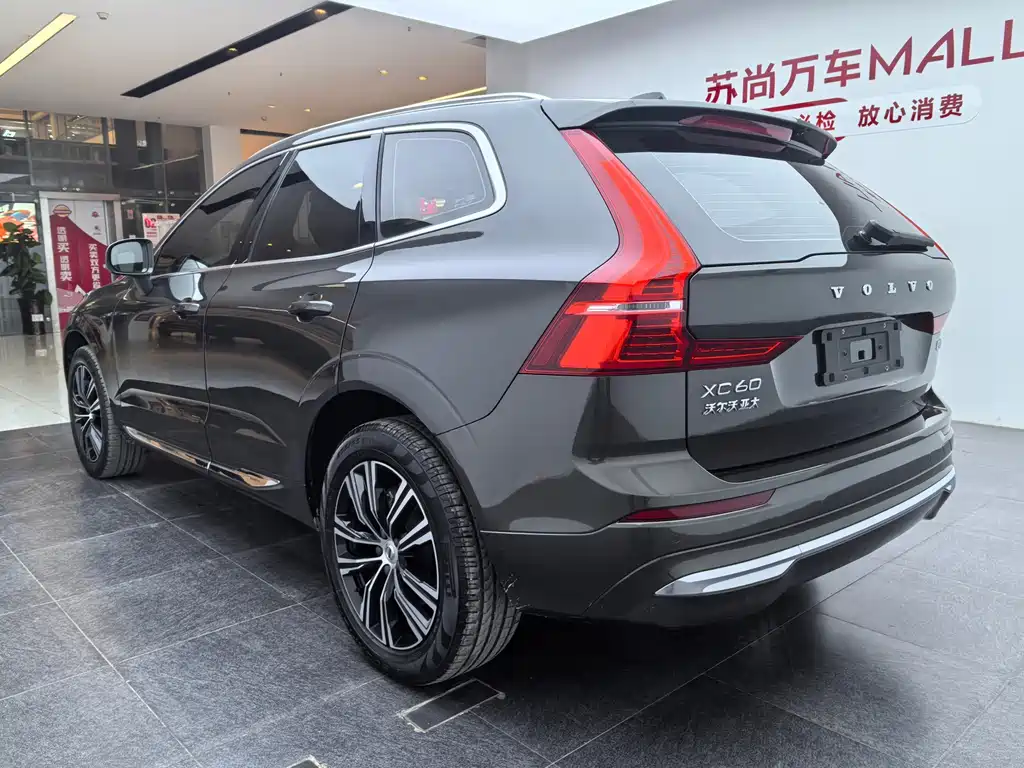 Volvo XC60 — фото 11