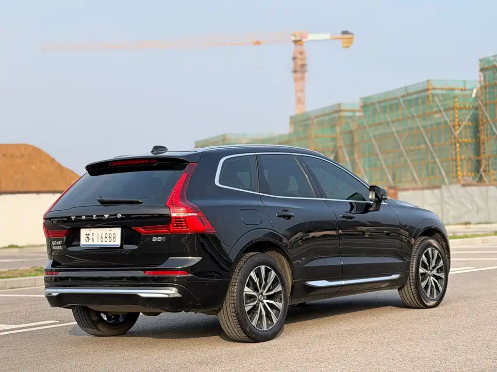 Volvo XC60 — фото 6