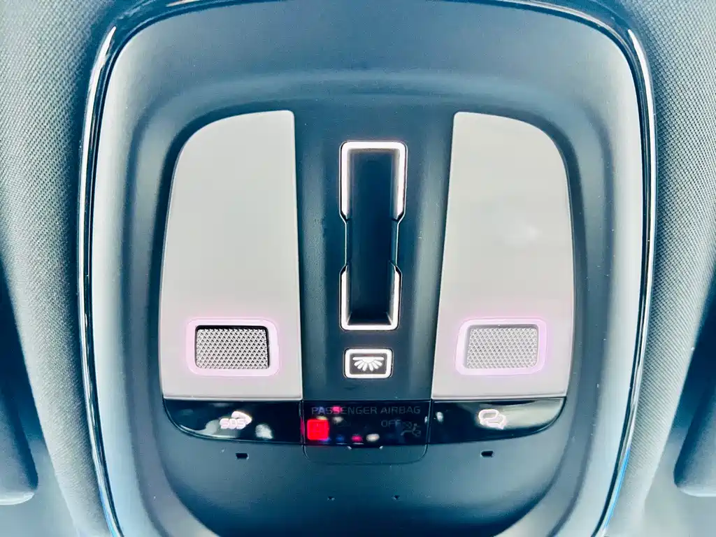 Volvo S60 — фото 14