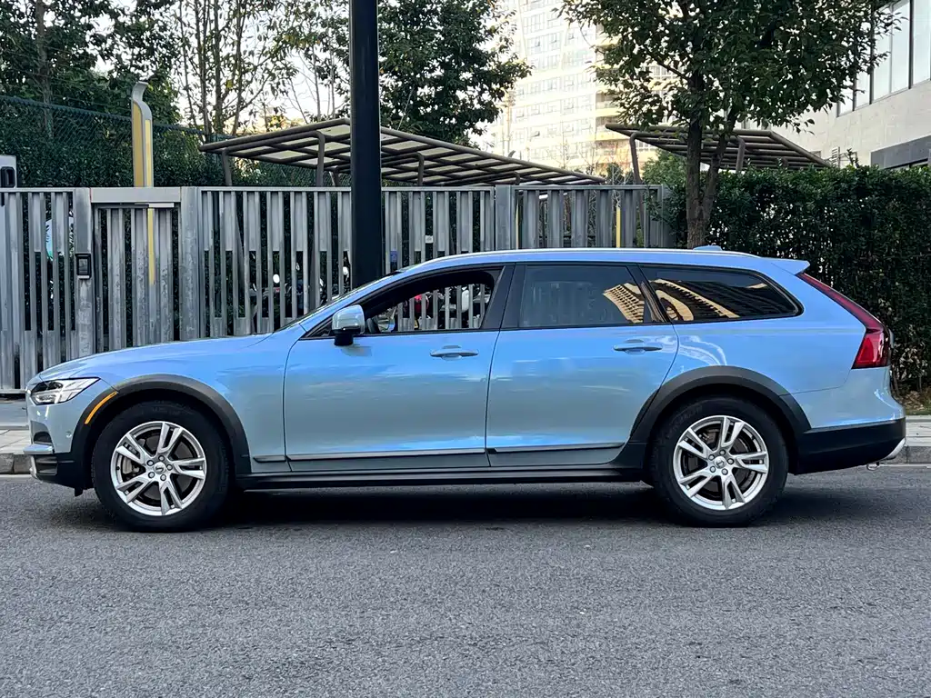Volvo V90 — фото 8