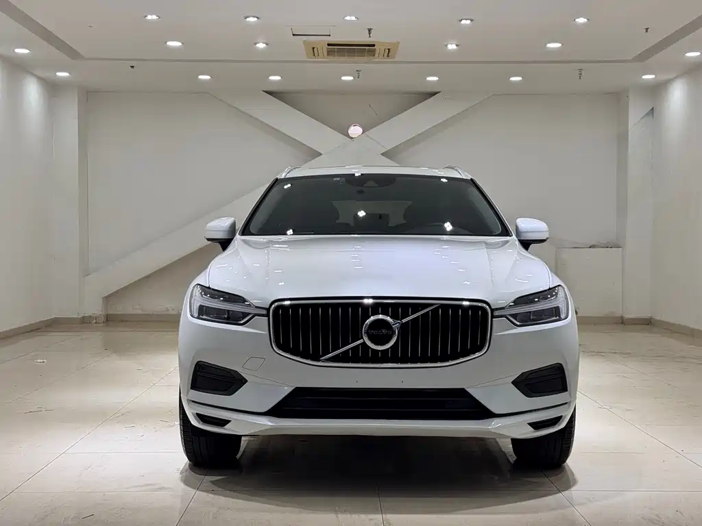 Volvo XC60 — фото 2