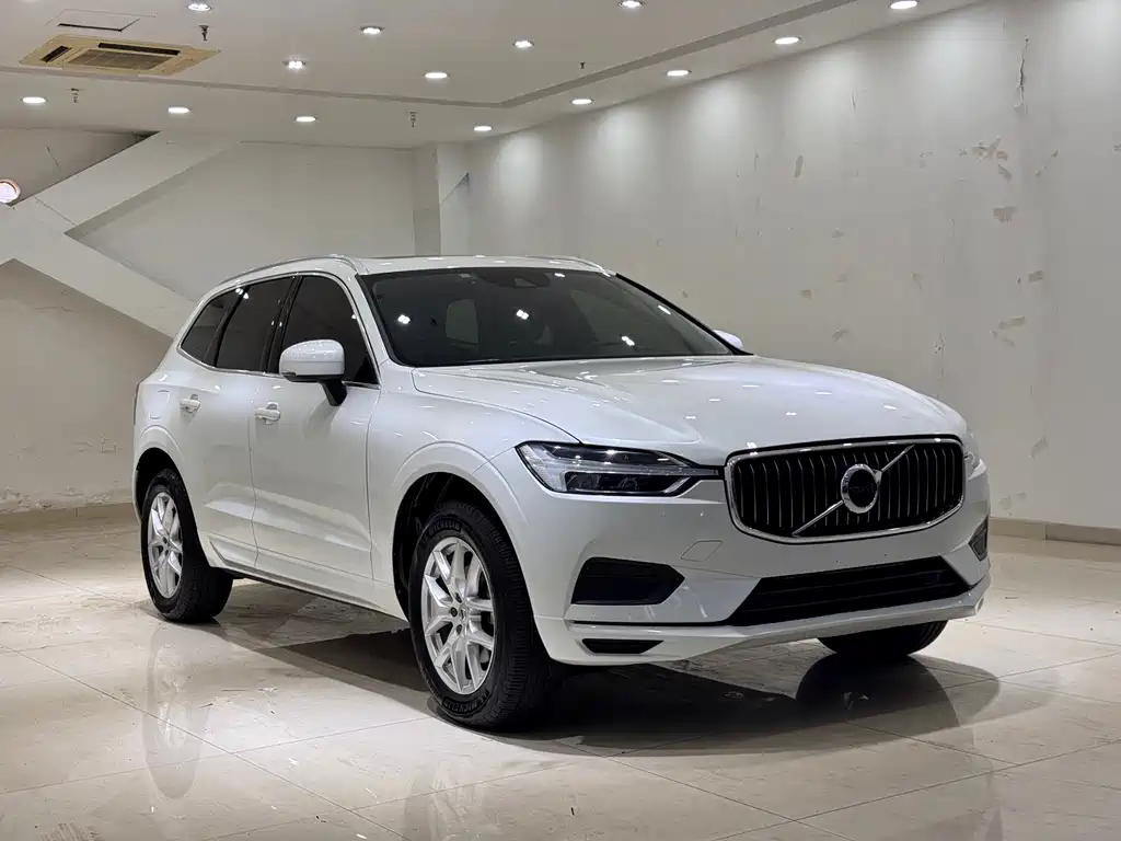 Volvo XC60 — фото 3