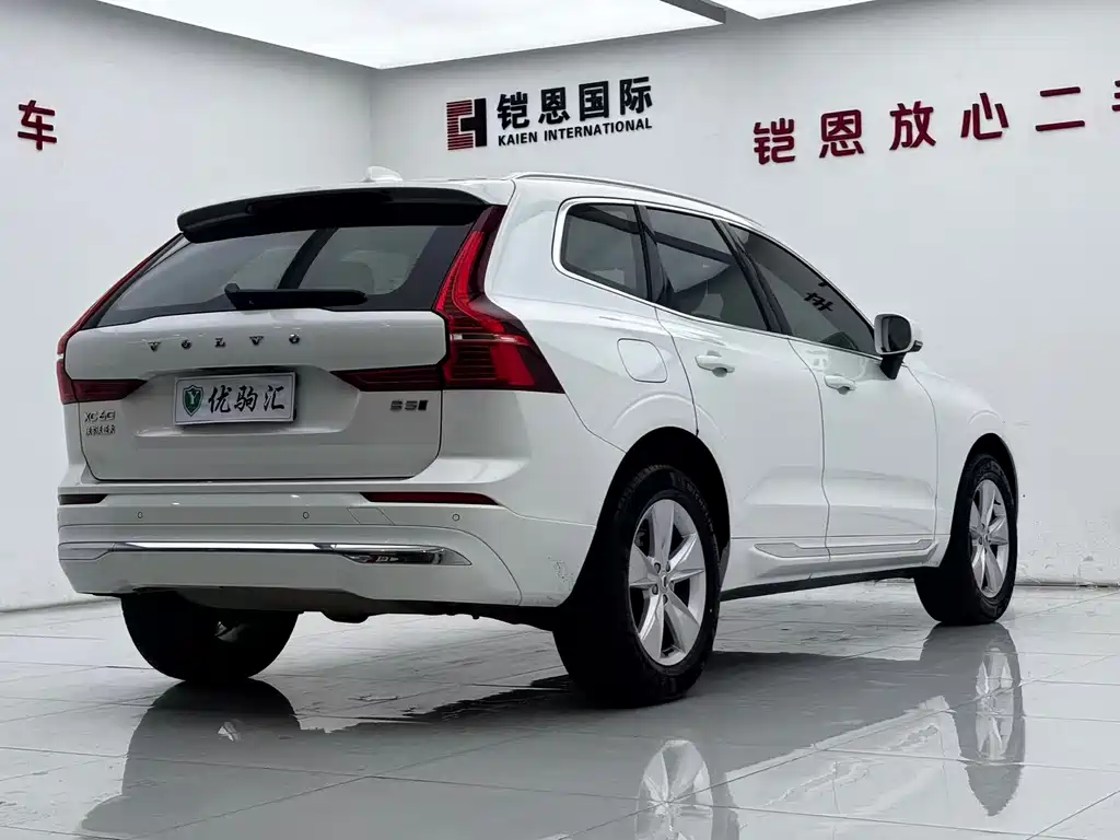 Volvo XC60 — фото 5