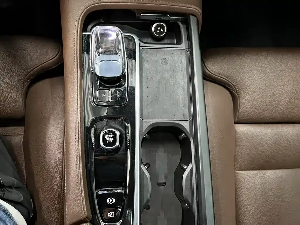 Volvo S90 — фото 14
