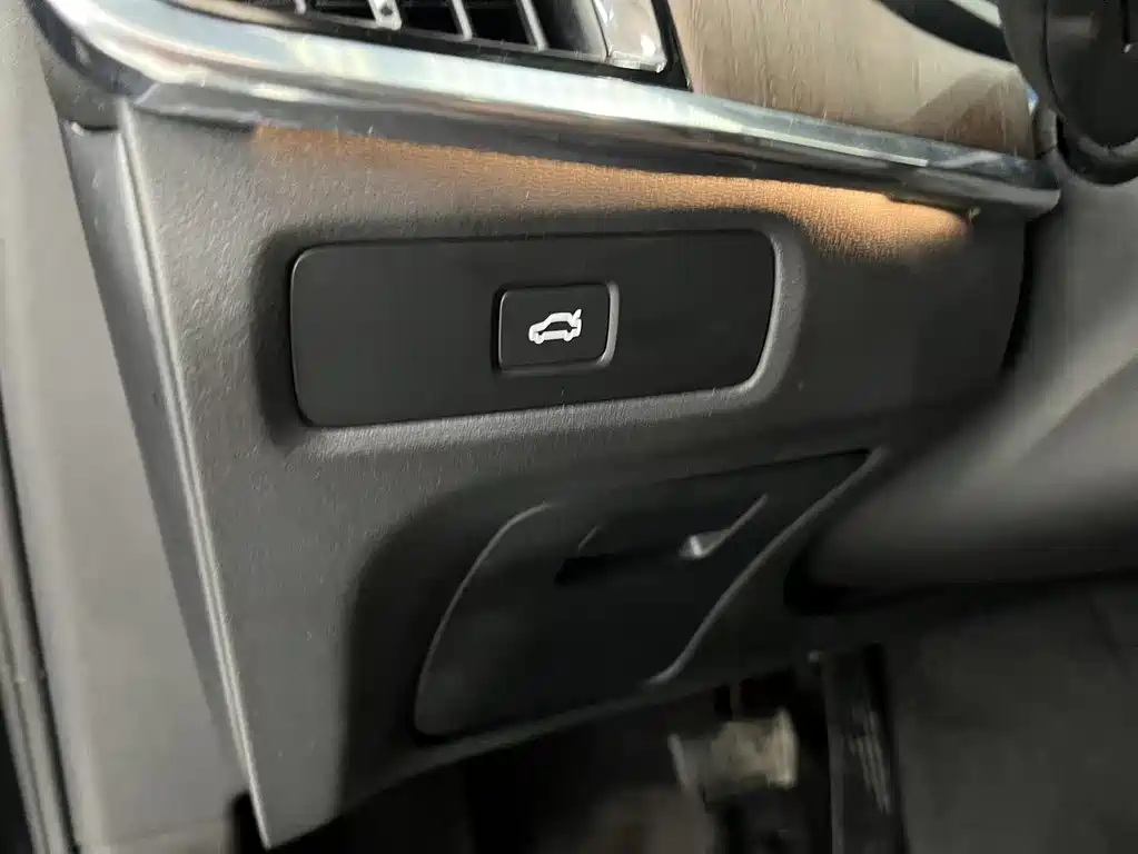 Volvo S90 — фото 17