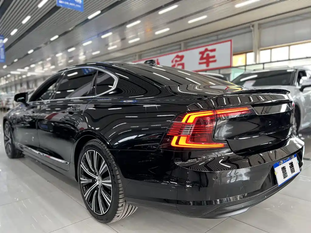Volvo S90 — фото 9