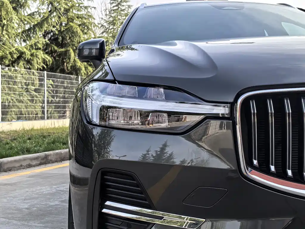 Volvo XC60 — фото 22