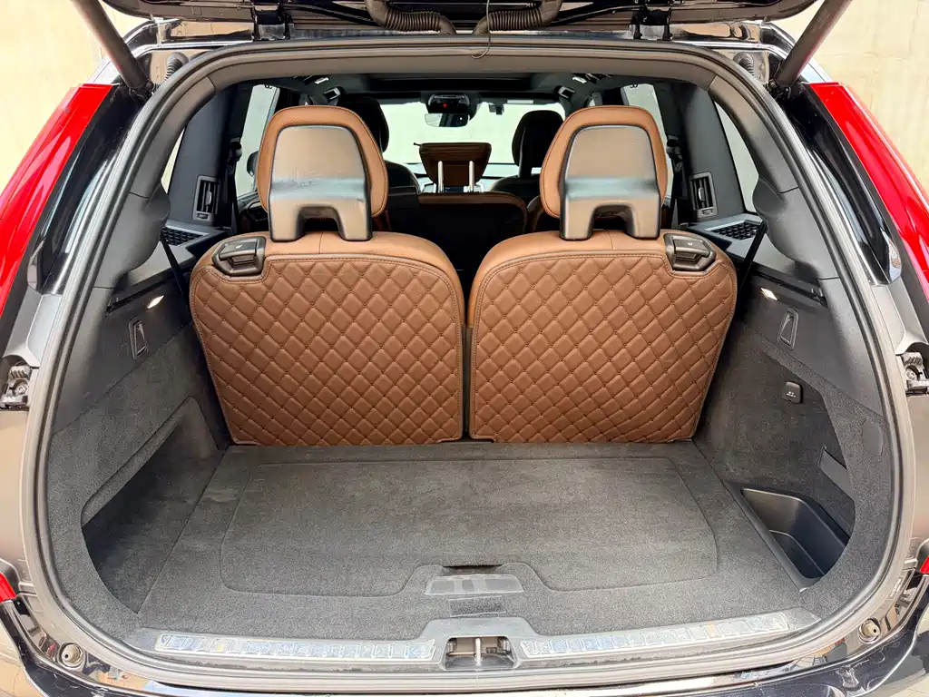 Volvo XC90 — фото 23