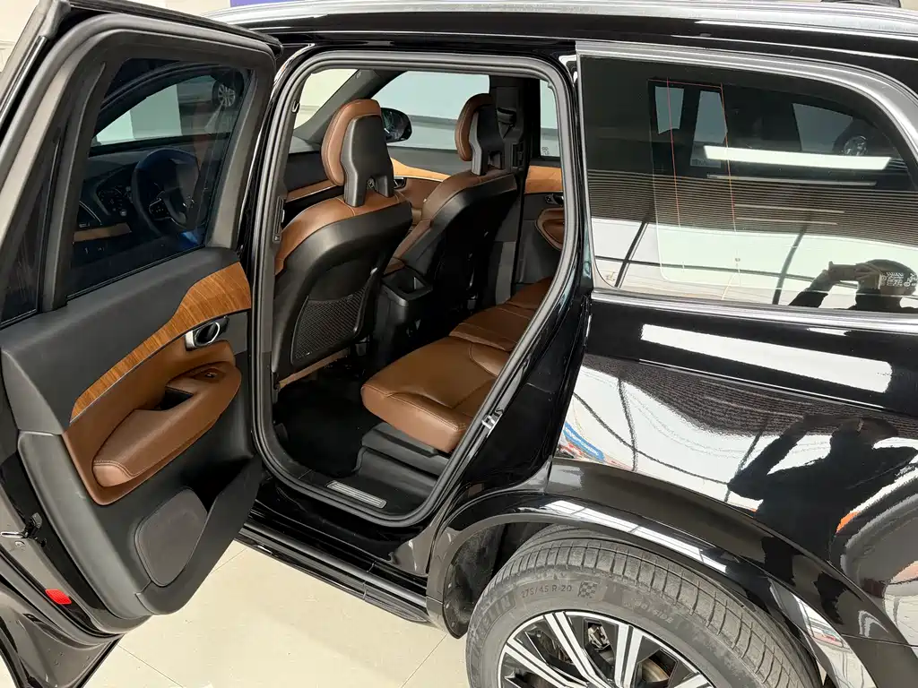 Volvo XC90 — фото 6
