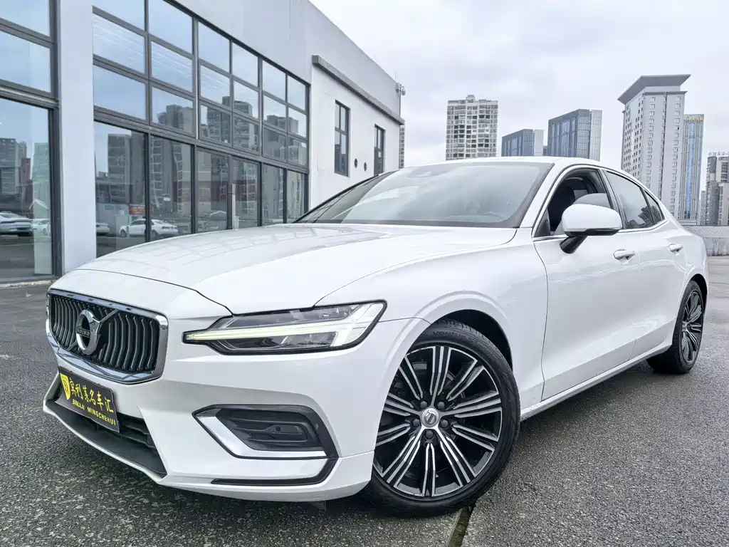 Volvo S60 — фото 2