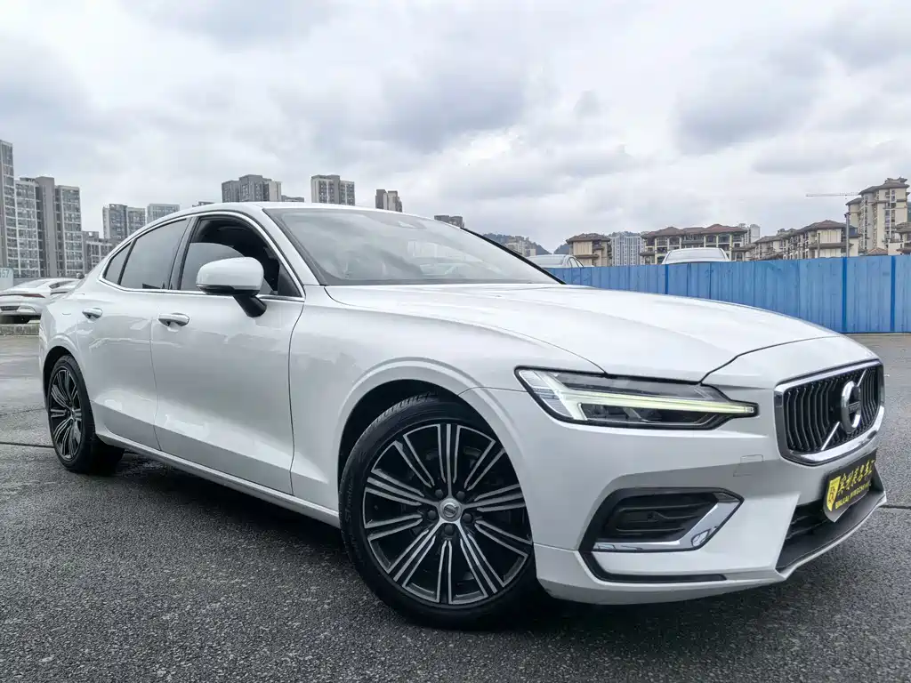 Volvo S60 — фото 3