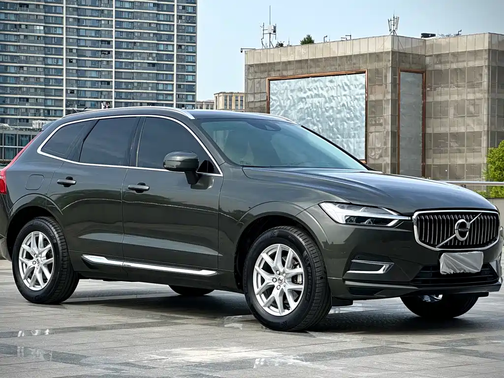 Volvo XC60 — фото 3