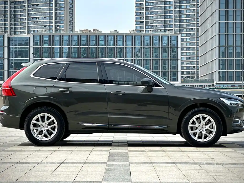 Volvo XC60 — фото 4