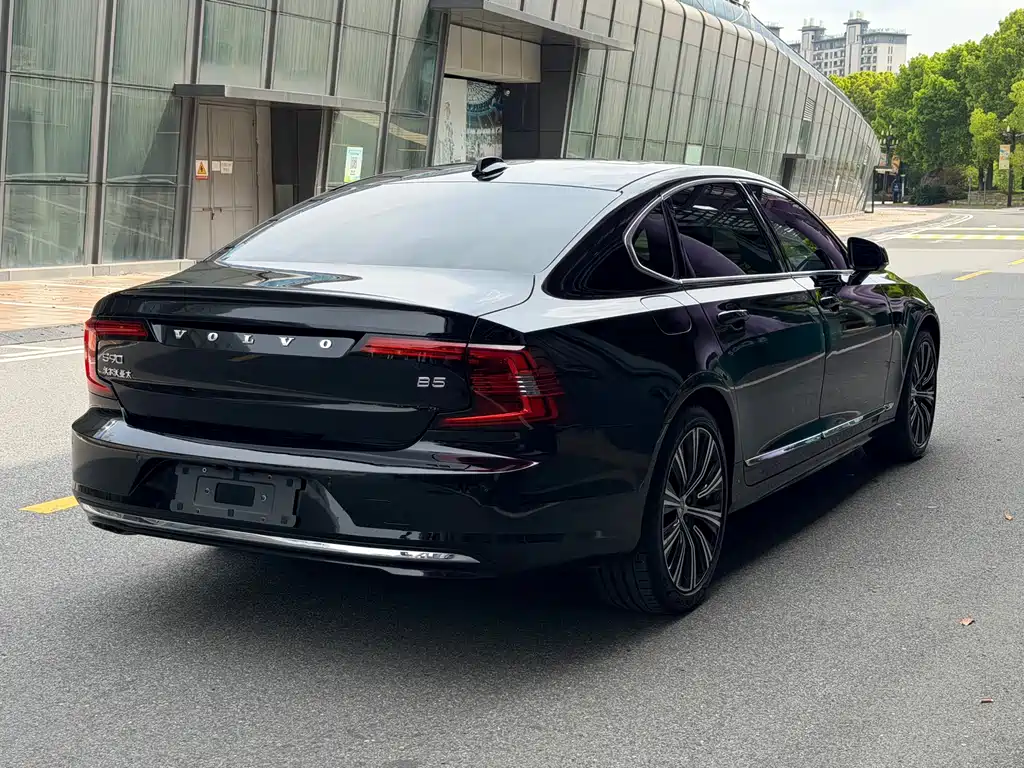 Volvo S90 — фото 7