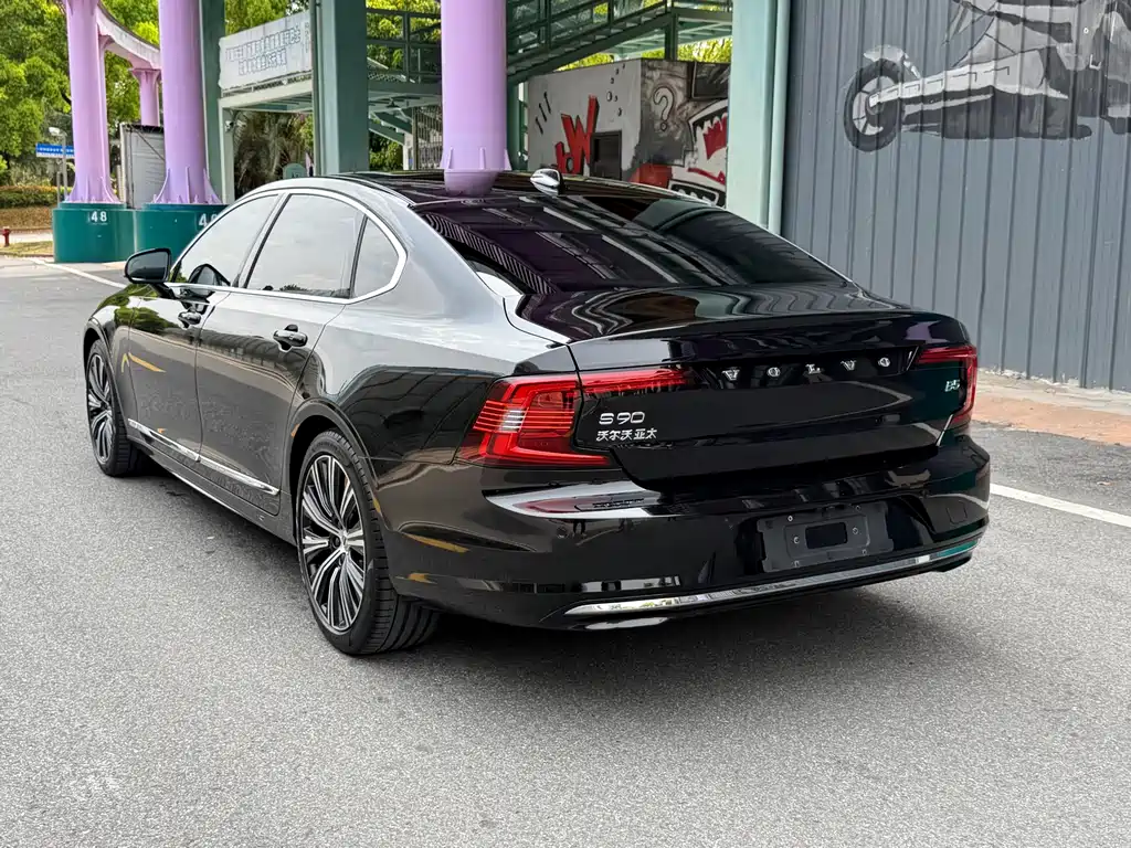Volvo S90 — фото 9