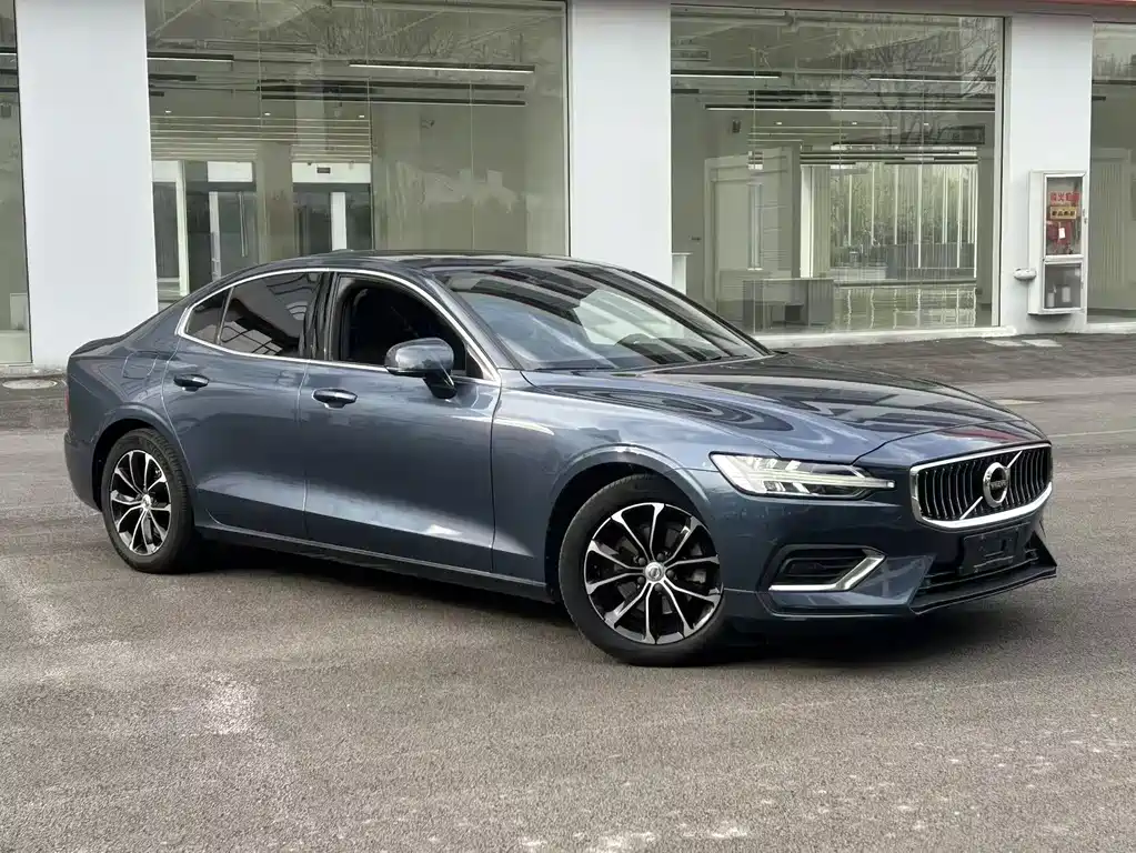 Volvo S60 — фото 3