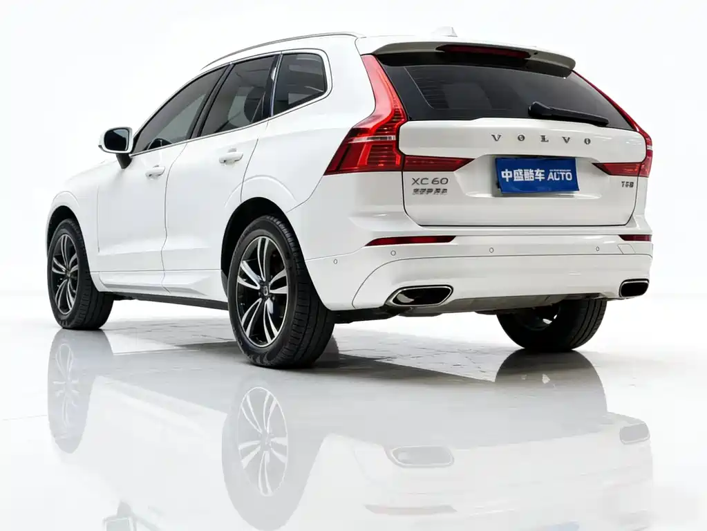 Volvo XC60 — фото 3
