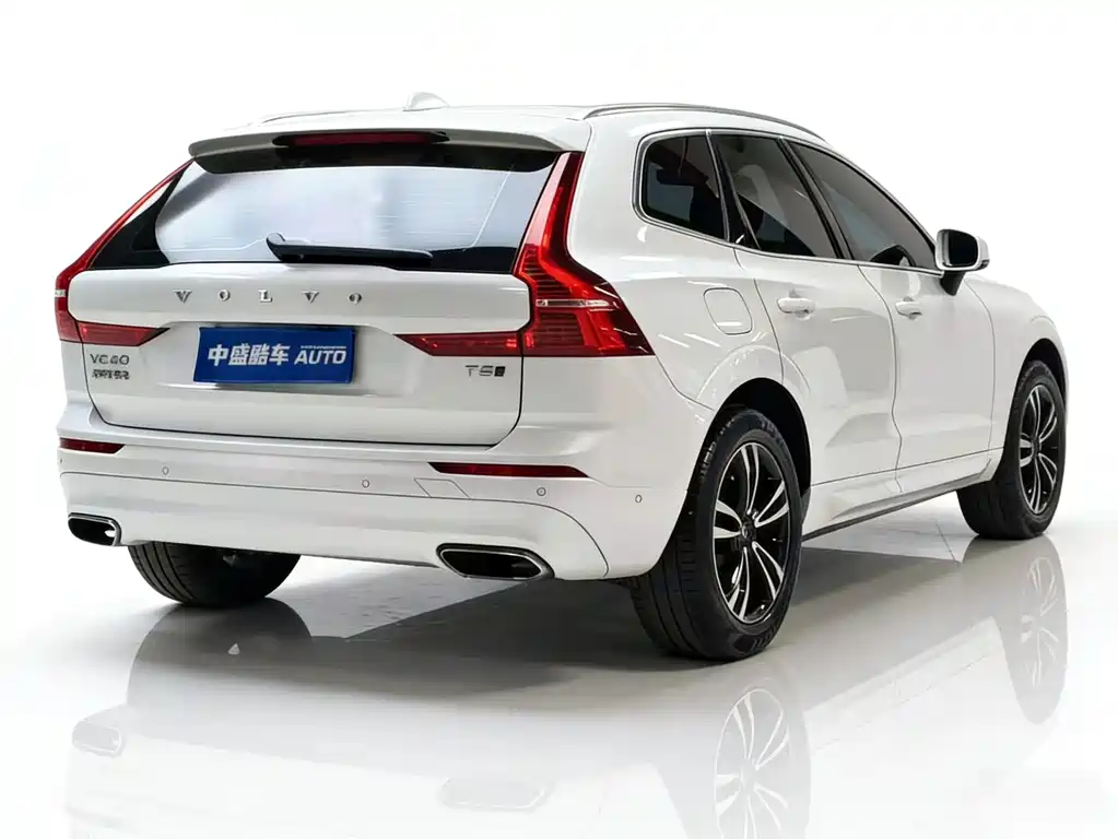 Volvo XC60 — фото 4