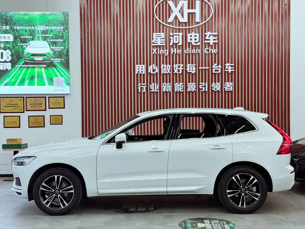 Volvo XC60 — фото 4